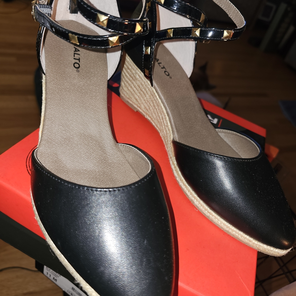 Rialto Campari Espadrille Wedge Sandals With Gold Accents -New With Box